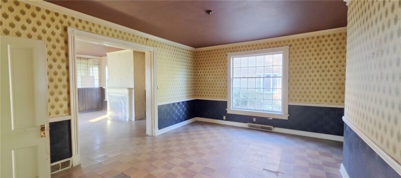 130 E Wallace Ave — photo 5