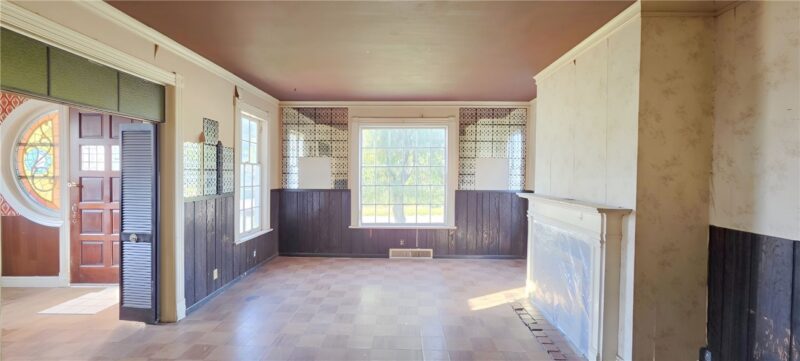 130 E Wallace Ave — photo 6