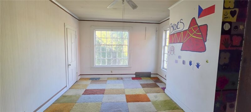 130 E Wallace Ave — photo 8