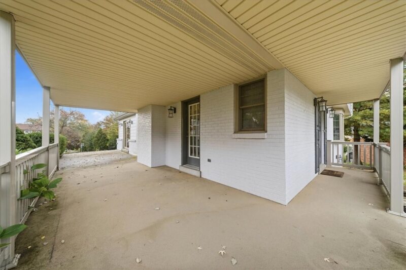 335 Catalina Dr — photo 2