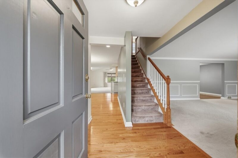 335 Catalina Dr — photo 3