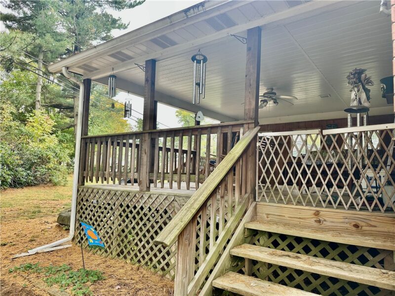 100 Surrey Drive — photo 3