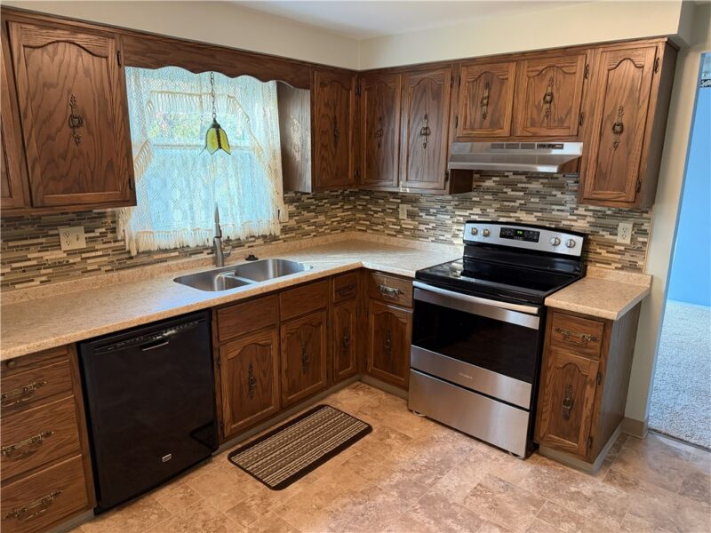 1041 Evergreen Dr — photo 2