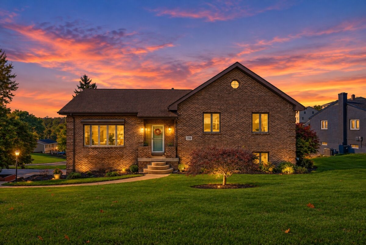 1206 Oakridge ROAD — photo 1