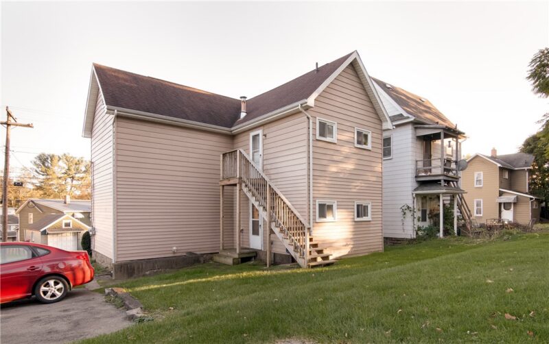 626 Eau Claire St — photo 2