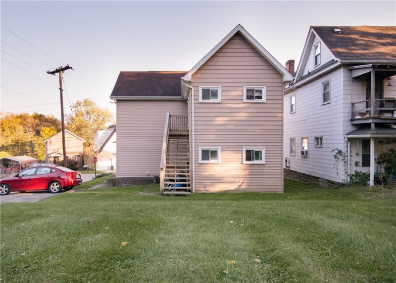 626 Eau Claire St — photo 3