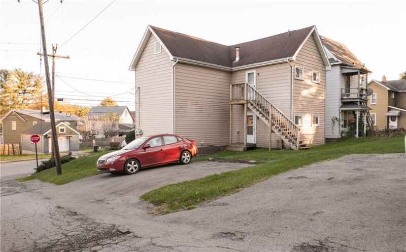 626 Eau Claire St — photo 4