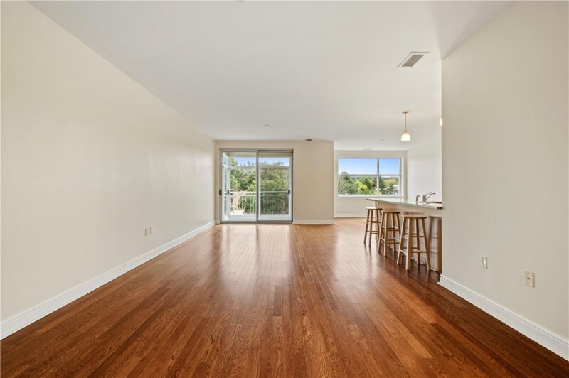 5570 Centre Ave 206 — photo 5