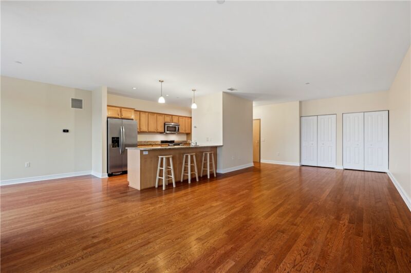 5570 Centre Ave 206 — photo 7