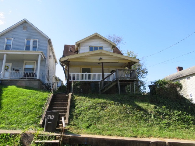 219 Lookout Ave — photo 2