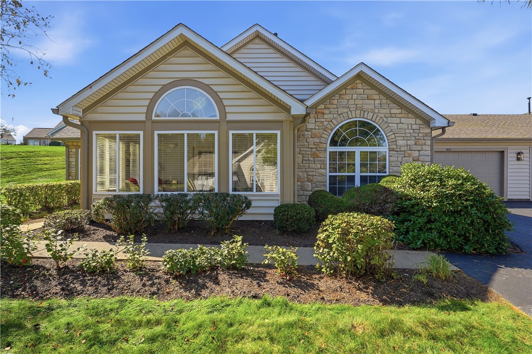 1721 Heather Heights Drive — photo 1