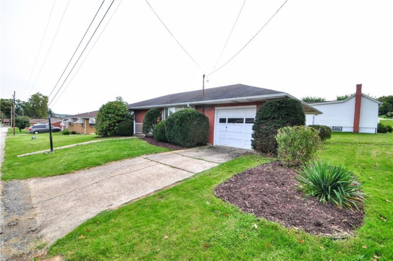 213 Marston — photo 2