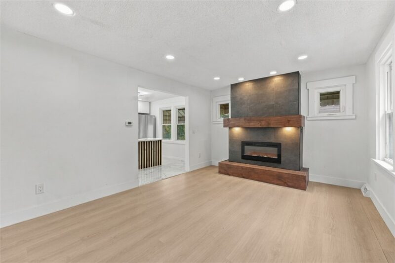 7258 Campania Ave — photo 3