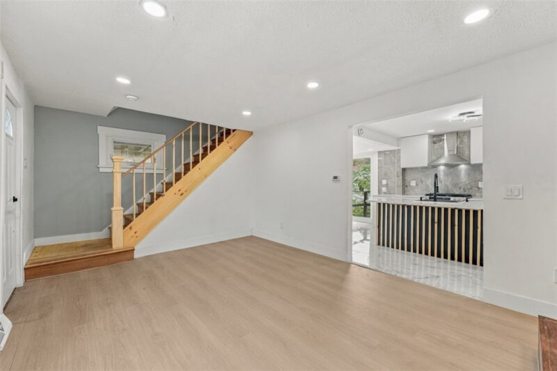 7258 Campania Ave — photo 6