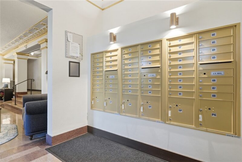 372 S Highland Avenue 601 — photo 4
