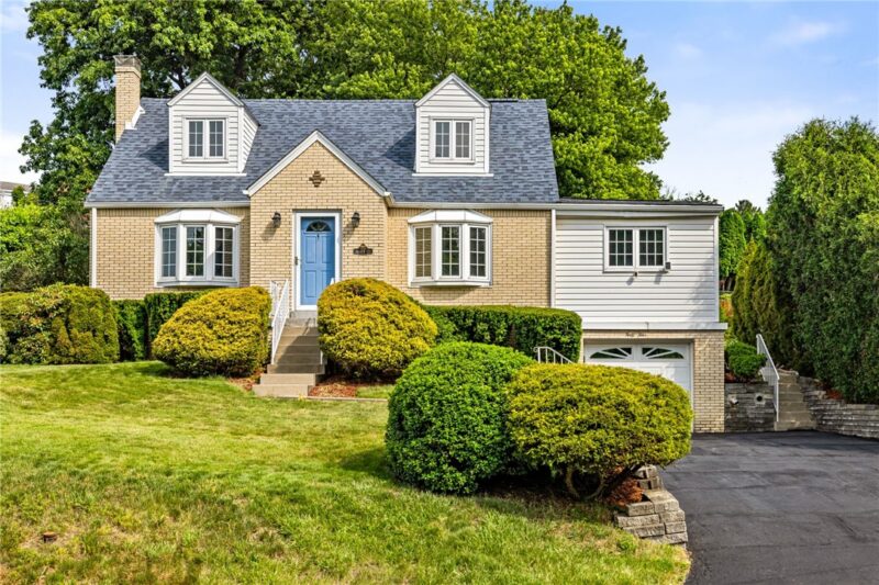 44 Hollow Haven Dr