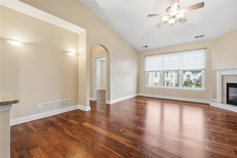 246 Adams Pointe Blvd 5 — photo 3