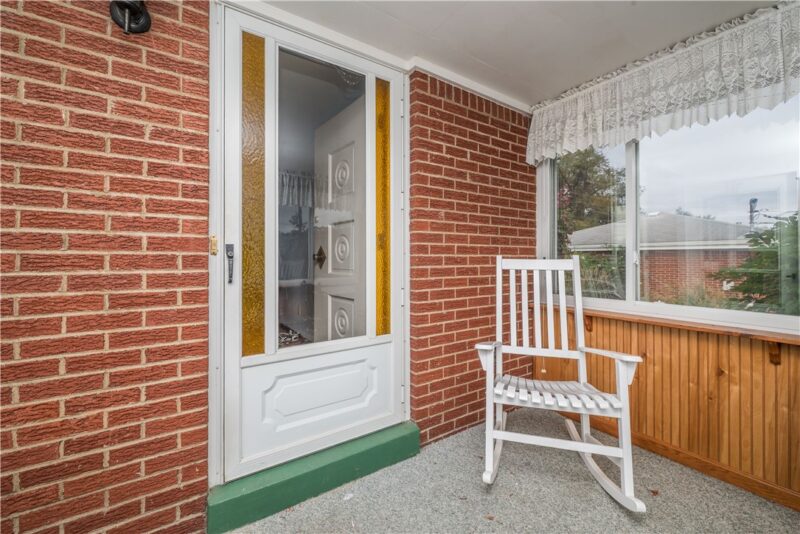 233 Dennis St — photo 5