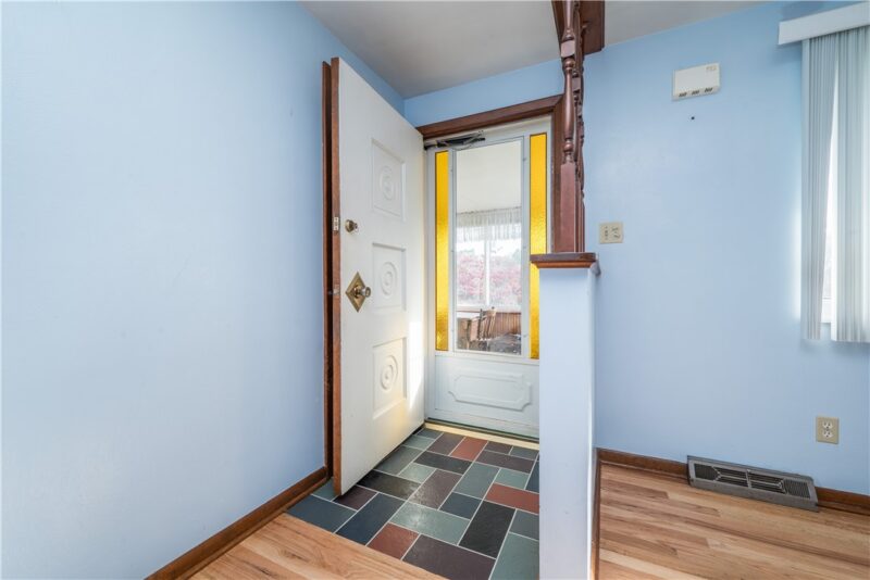 233 Dennis St — photo 6