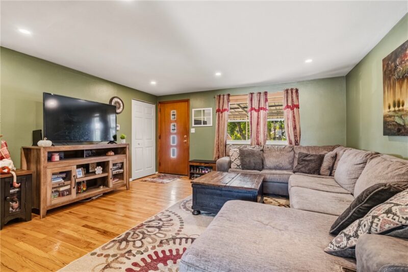 1544 Loretta Dr — photo 7