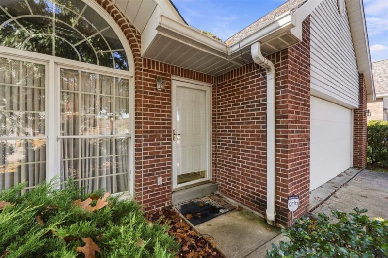 379 Country View Drive — photo 2