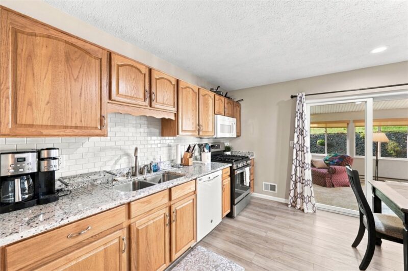 379 Country View Drive — photo 6