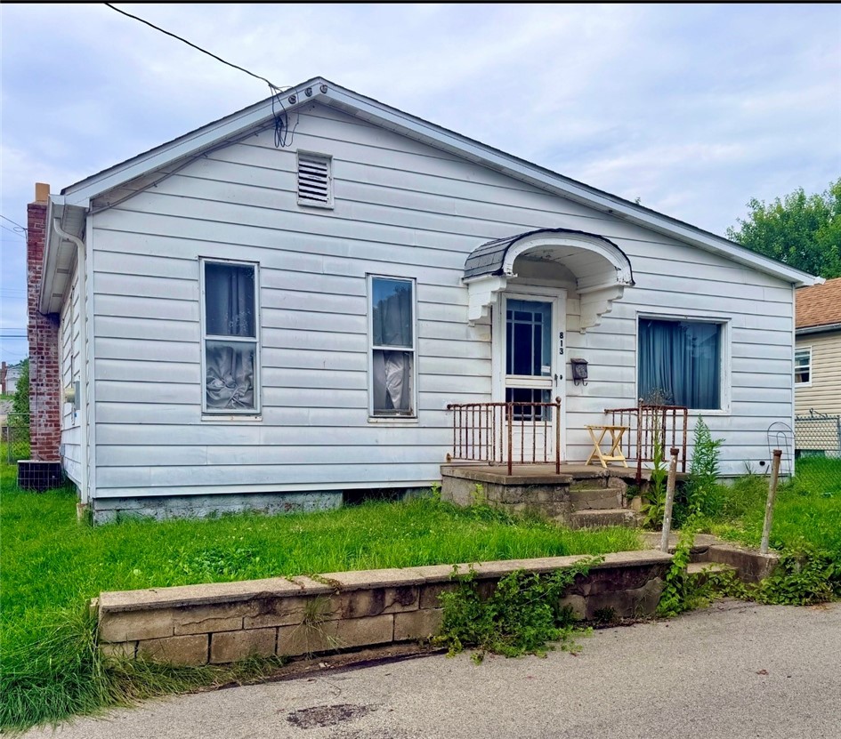 813 Hazlett Ave — photo 1