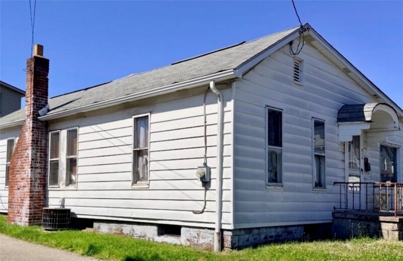 813 Hazlett Ave — photo 3