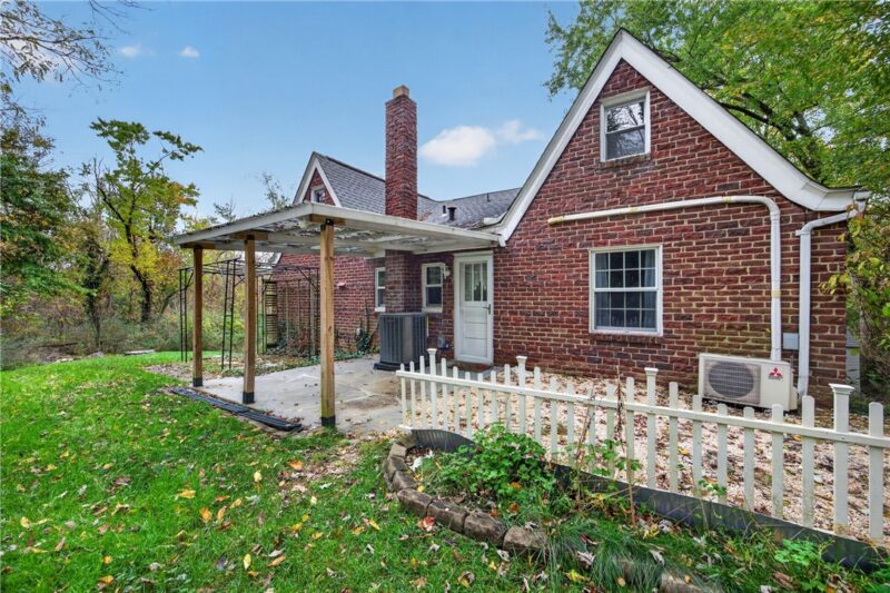 282 McMurray Rd — photo 4
