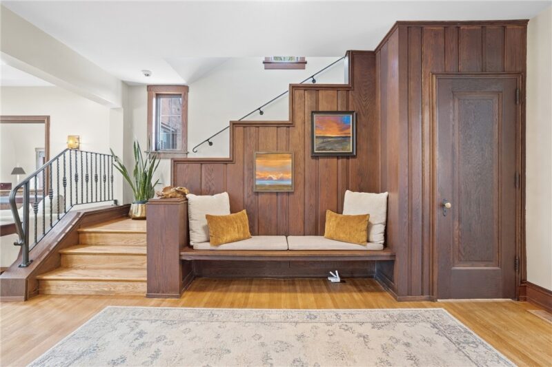 340 Insurance St — photo 4