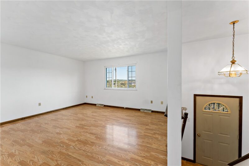 1356 Spencer Ave — photo 5