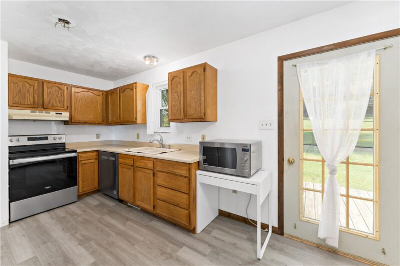 1356 Spencer Ave — photo 7