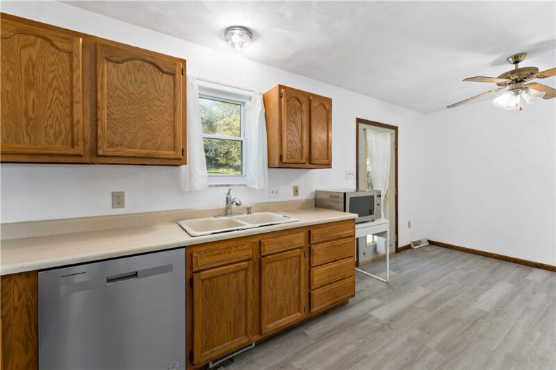 1356 Spencer Ave — photo 8