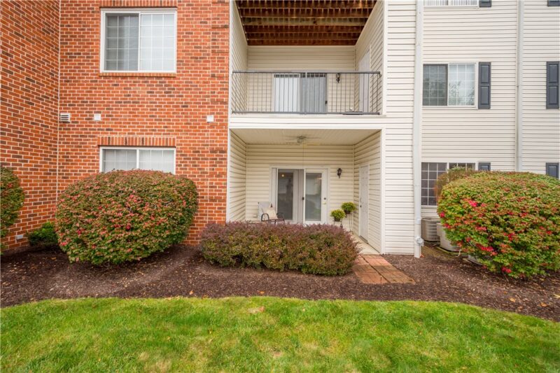 800 Hidden Ridge Ct 103 — photo 3