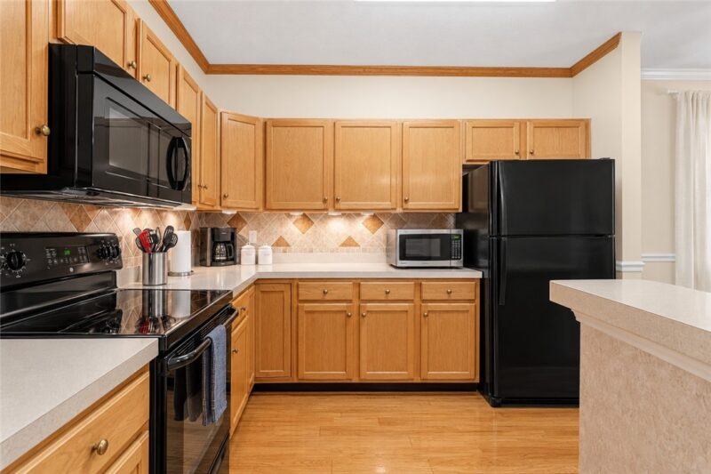 800 Hidden Ridge Ct 103 — photo 8