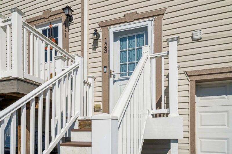 123 Manor View Drive — photo 3