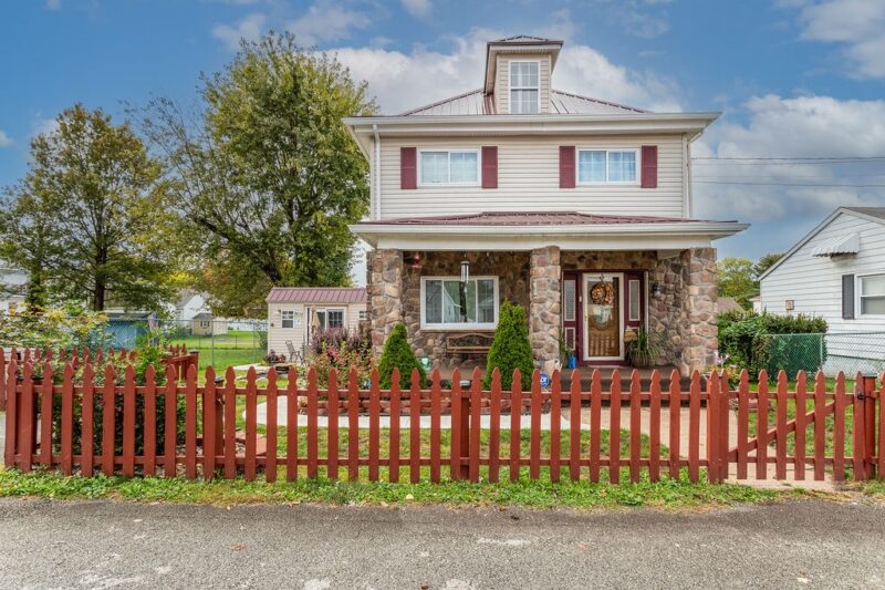 63 Virginia Avenue — photo 2