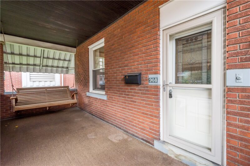 908 Broadway Ave — photo 4