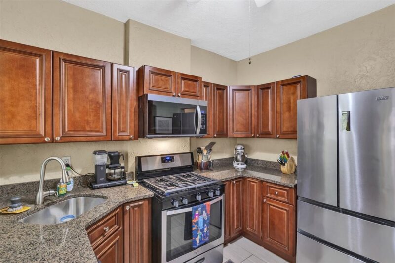 208 Gross Street — photo 8