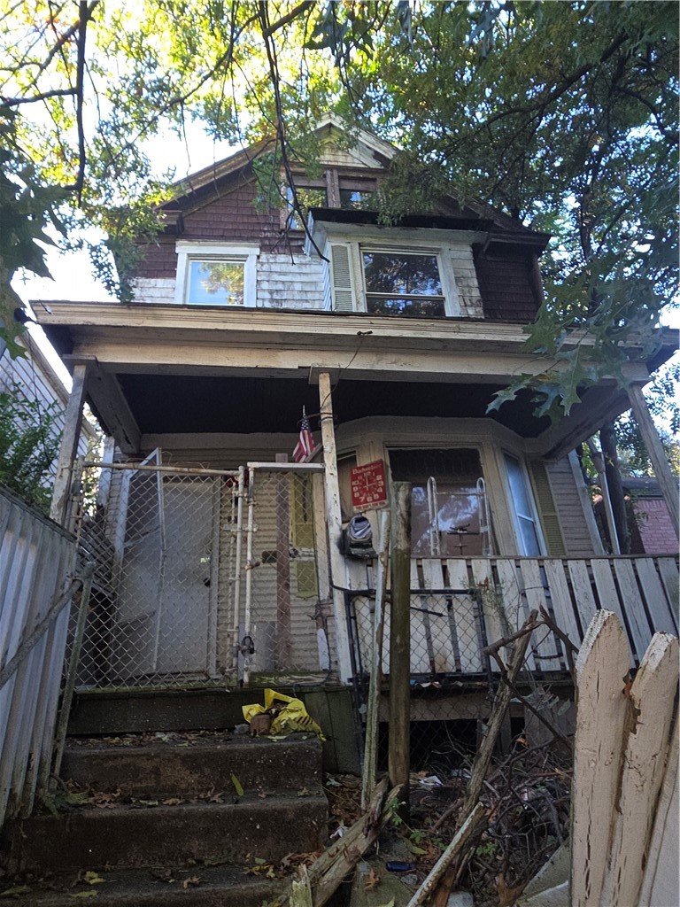 1740 Wesley St — photo 1