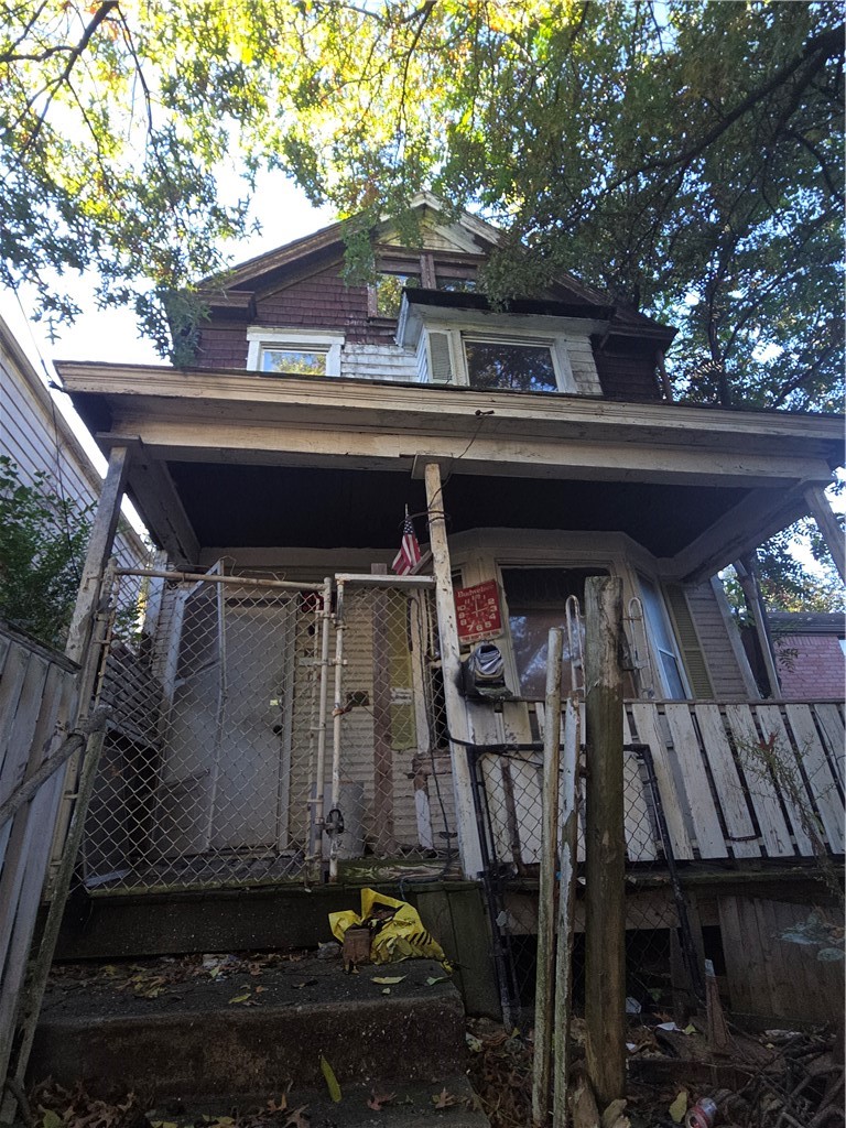 1740 Wesley St — photo 2