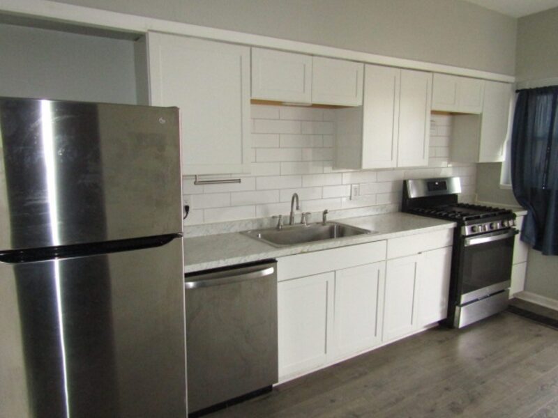7529 Roslyn St — photo 5
