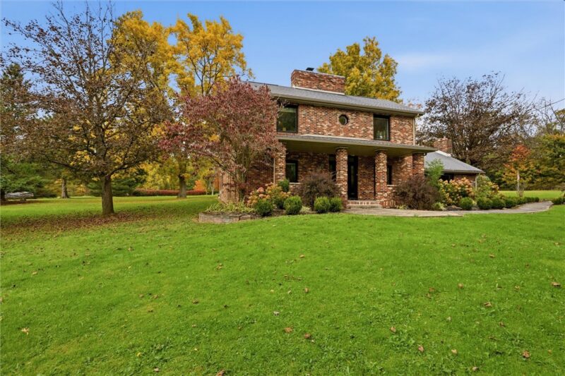 133 Greenfield Rd — photo 2