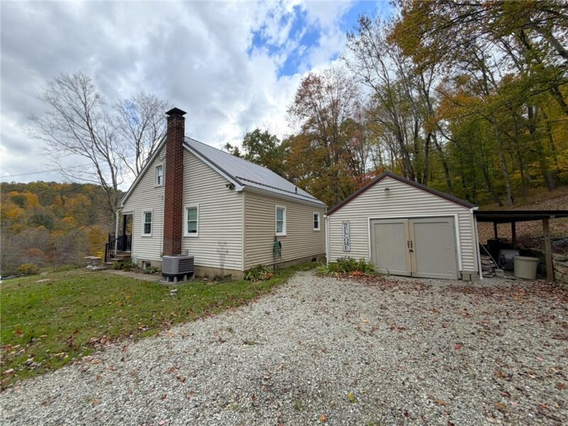 452 Clark Hollow Road — photo 3