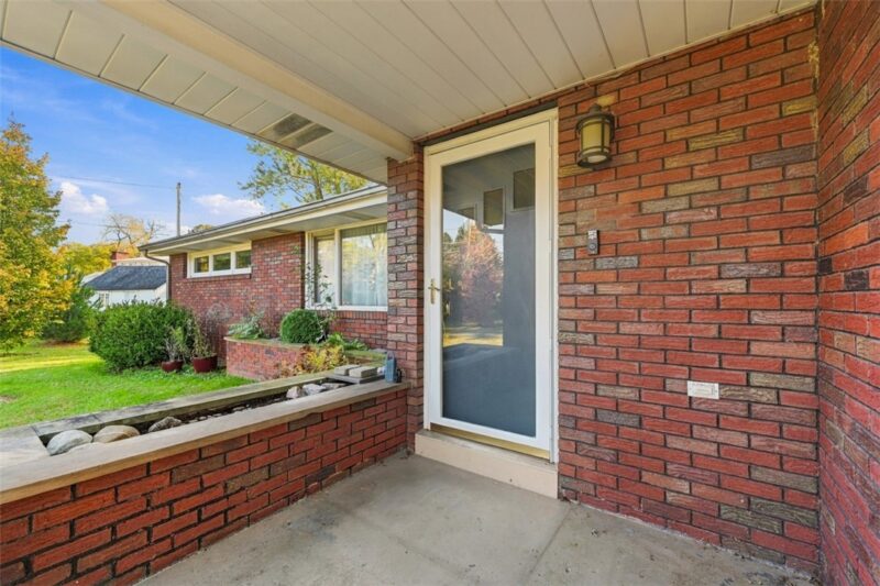 115 Greenwood — photo 2
