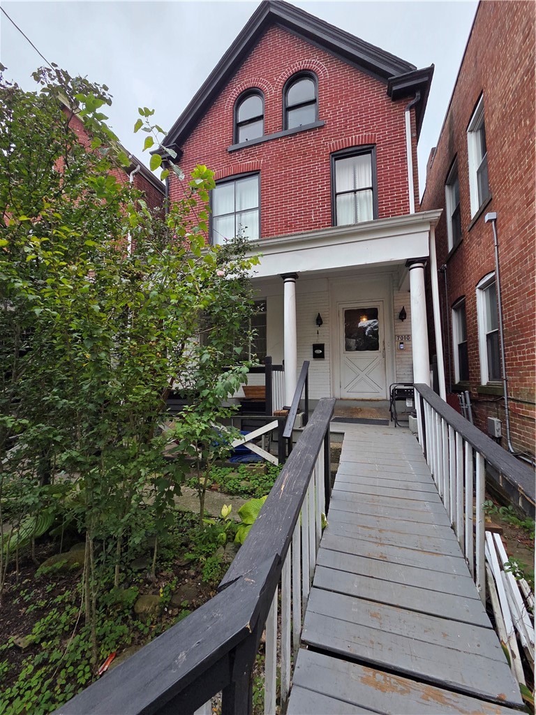 7010 Bennett — photo 1