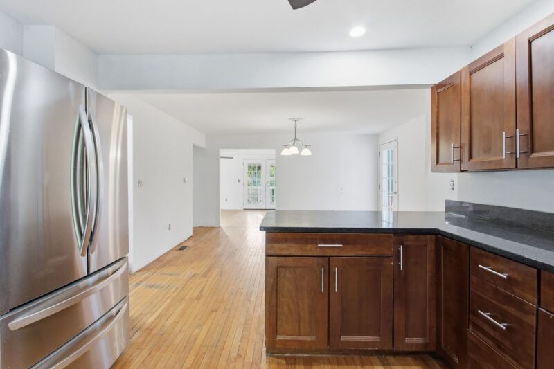 75 Calhoun Rd — photo 3