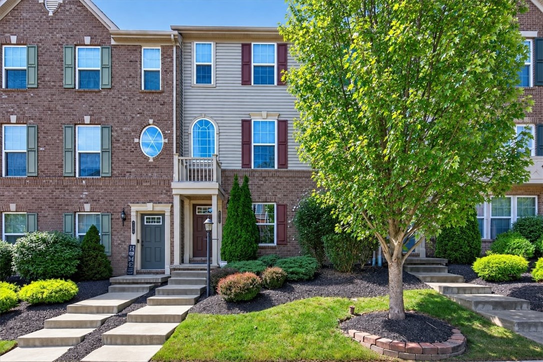 228 Thornapple Ln — photo 1