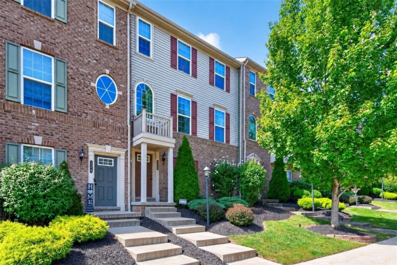 228 Thornapple Ln — photo 2