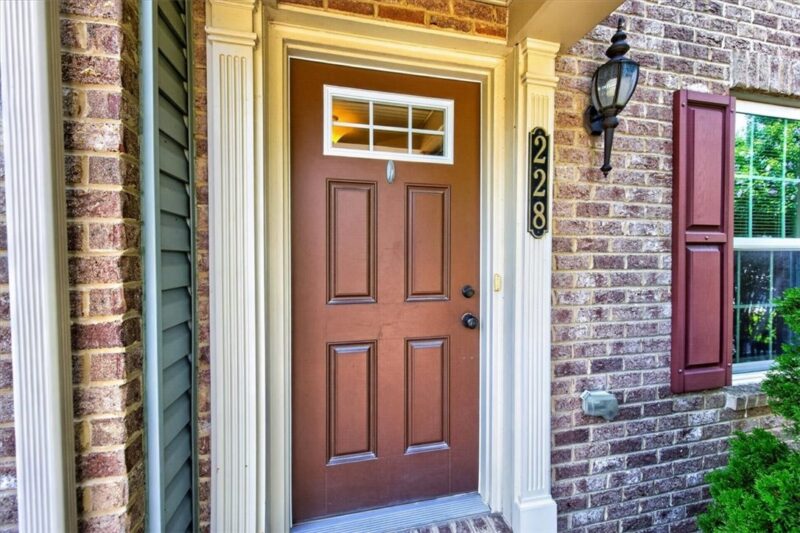 228 Thornapple Ln — photo 3